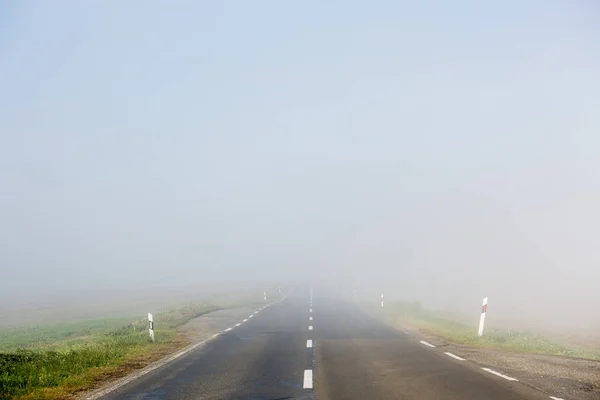 Highway with fog — Stock Photo, Image