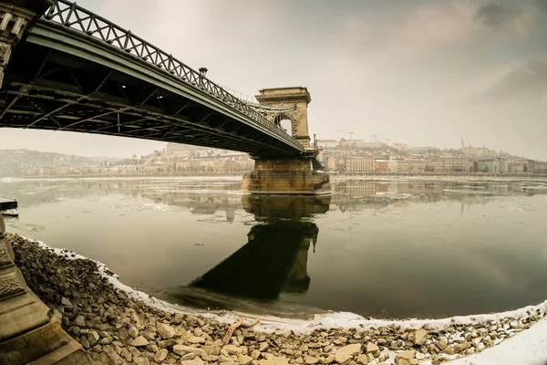 Ice flowing on river Danube — Stock Photo, Image