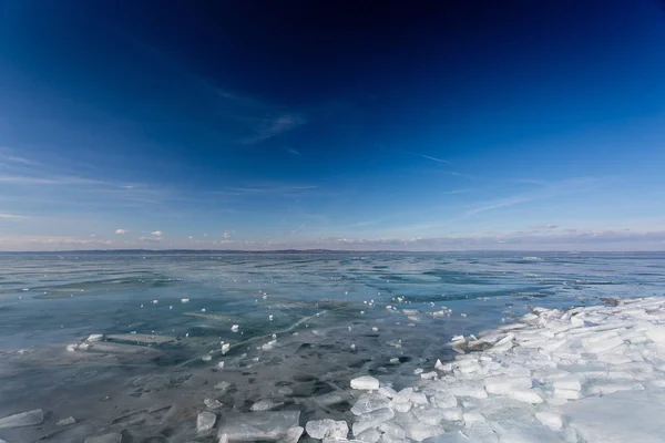 Lago congelado Balaton — Foto de Stock