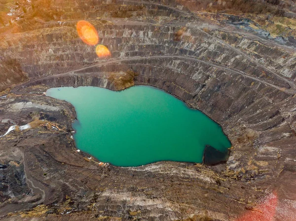 Lac de mine avec eau verte — Photo
