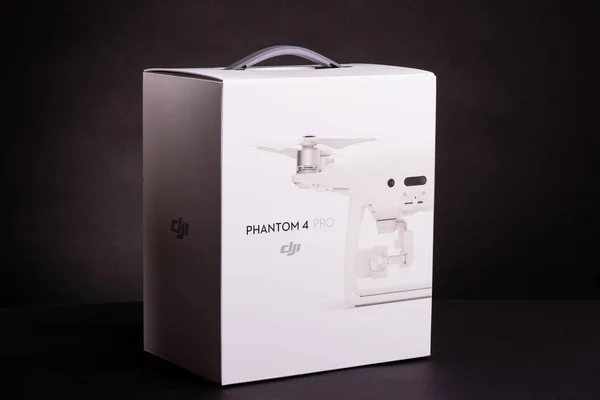 DJI Phantom 4 Pro ใหม่ที่ยังไม่ได้บรรจุกล่อง — ภาพถ่ายสต็อก