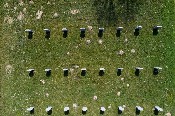 Λευκή Σταυροί σε νεκροταφείο — Φωτογραφία Αρχείου