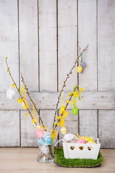 Easter decoration with rustic wooden background — Stock Photo, Image