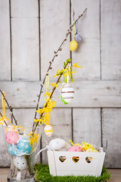 Easter decoration with rustic wooden background — Stock Photo, Image