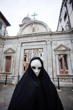 Karanlık halloween kostüm gibi kadın 