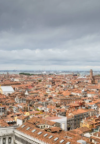 Veneza a partir de San Marco bell tower, Itália — Fotografia de Stock