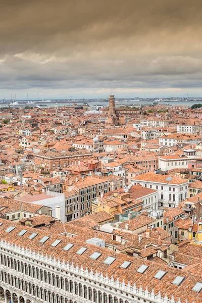 Veneza a partir de San Marco bell tower, Itália — Fotografia de Stock