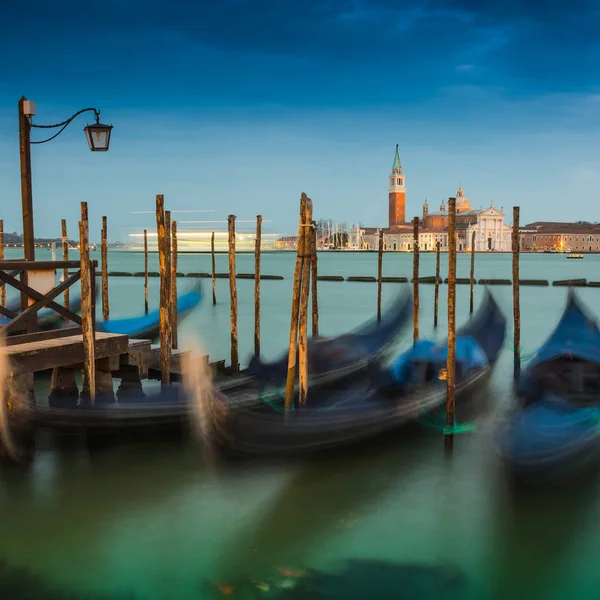 Gondolák itt: Velence, Olaszország — Stock Fotó