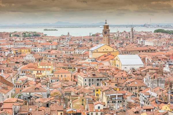 ヴェネツィア サン ・ マルコの鐘楼、イタリアから — ストック写真