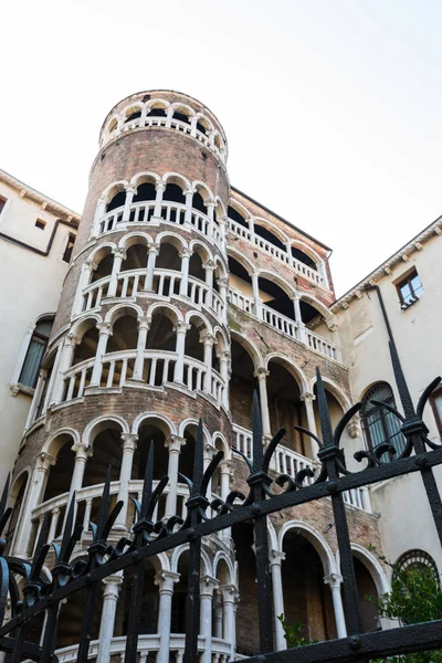 Scala Contarini del Bovolo palazzo — ストック写真