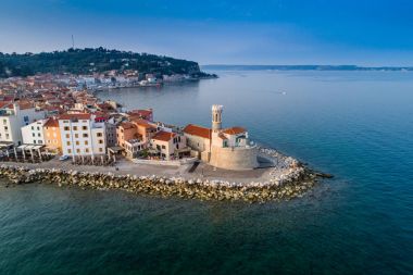 Sabah güneşi'Sloven Adriyatik kıyısında Piran