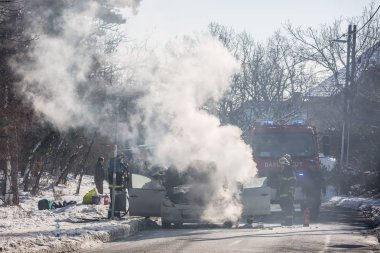 Pecs yolda araba yakma 