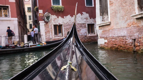 Az egy Gondola a canal Grande, Olaszország-Velence — Stock Fotó