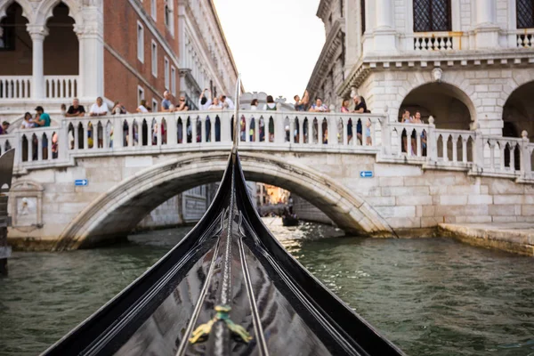 Venetië met een gondel Grand canal, Italië — Stockfoto