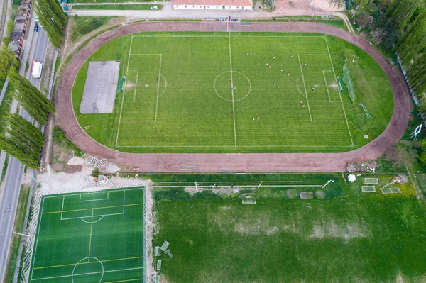 Futbol sahası görünümünü 