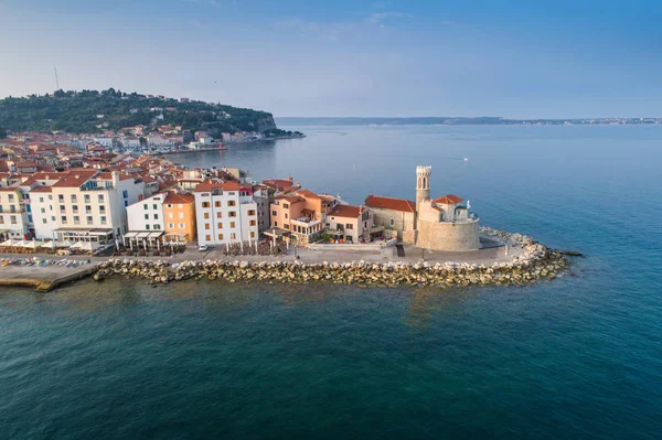 Sabah güneşi'Sloven Adriyatik kıyısında Piran