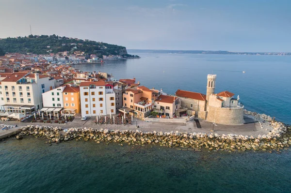 Sabah güneşi'Sloven Adriyatik kıyısında Piran