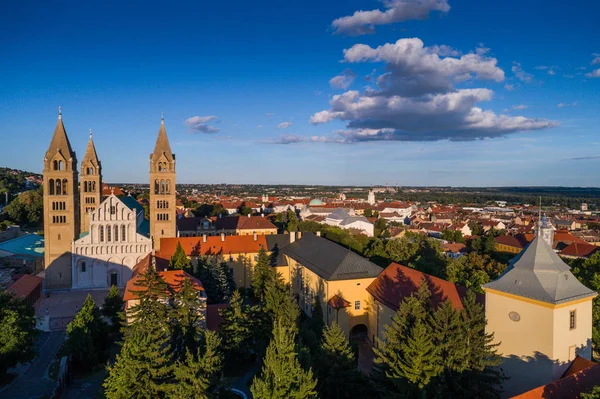 Pecs, Szekesegyhaz. Vista de pájaro — Foto de Stock