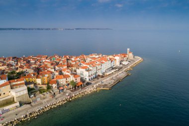 Sabah güneşi'Sloven Adriyatik kıyısında Piran