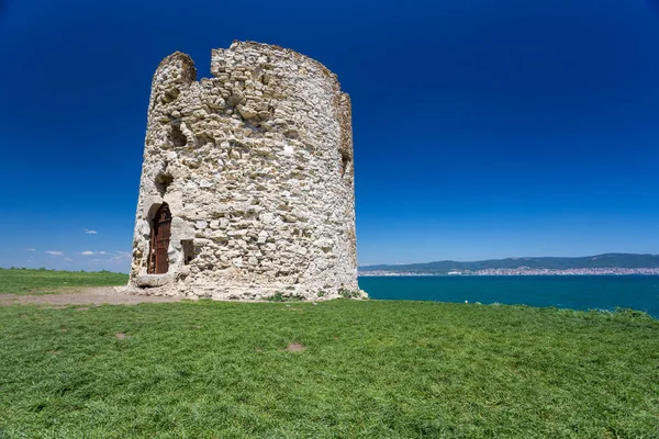 Ruines d'une tour de château — Photo