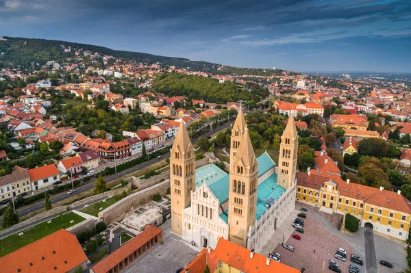 Pecs, Szekesegyhaz. Vista a volo d'uccello — Foto Stock