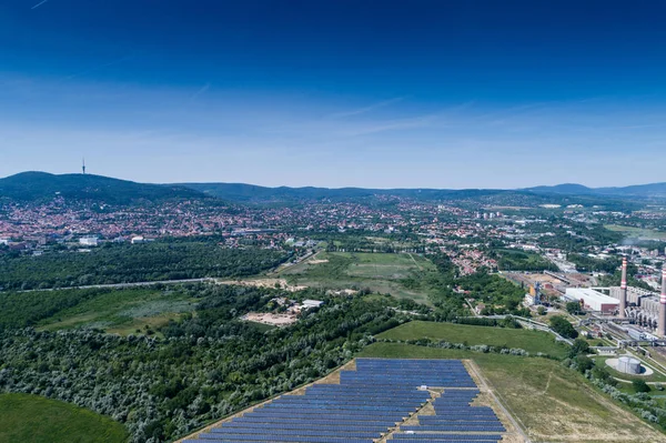 Vista aérea a la central solar — Foto de Stock