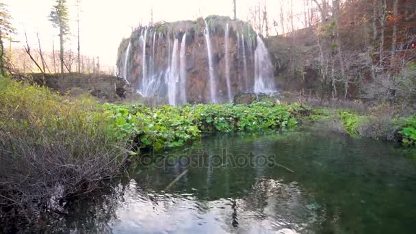 Scenérií malebných vodopádů Plitvická jezera