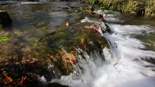 Водоспади у Плівіце - озерах — стокове відео