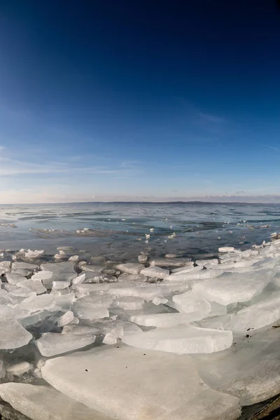 Lago congelado Balaton —  Fotos de Stock