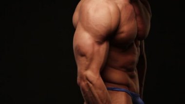 Genç bodybuider eğitim