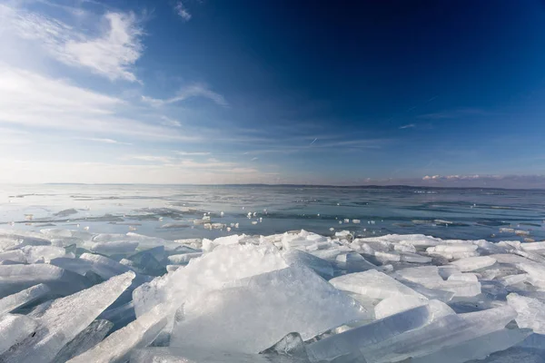 Lago congelado Balaton — Foto de Stock