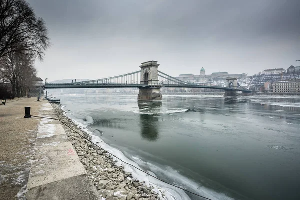 Jég áramlik a Duna — Stock Fotó