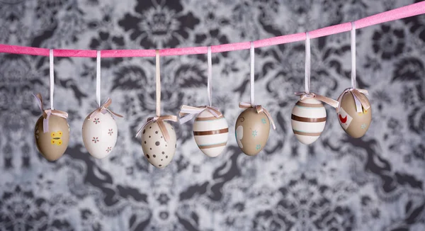 Oeufs de Pâques suspendus — Photo