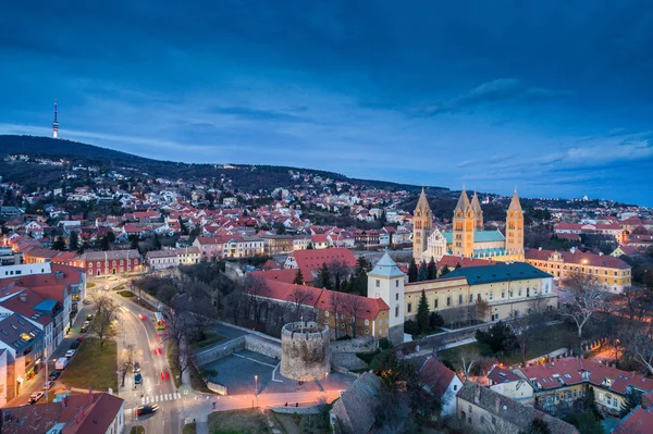 Pecs, szekesegyhaz. Vogelperspektive — Stockfoto