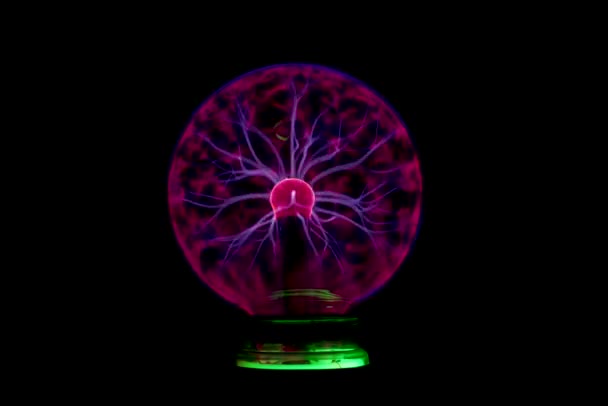 Boule Plasma Colorée Sur Fond Sombre — Video