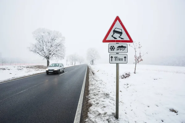 Kış uyarı işareti — Stok fotoğraf