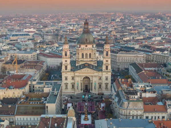 Basílica de San Esteban en Budapest Hungría por la noche — Foto de Stock