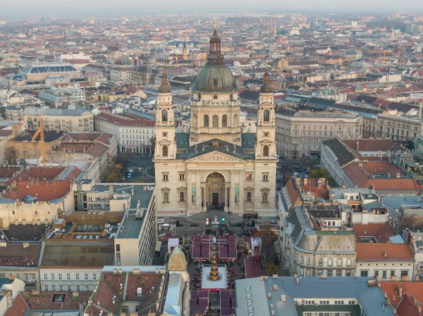 Basílica de San Esteban en Budapest Hungría por la noche — Foto de Stock