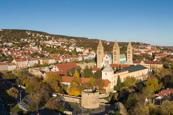 Pecs, Szekesegyhaz. Vista de pájaro —  Fotos de Stock