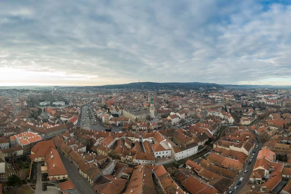 Panorama aéreo de Sopron medieval con torre de fuego —  Fotos de Stock