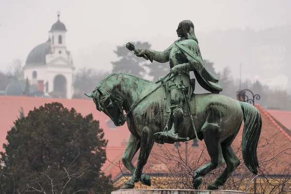 Socha János Hunyadi na náměstí Széchenyi v Pecs, Maďarsko — Stock fotografie