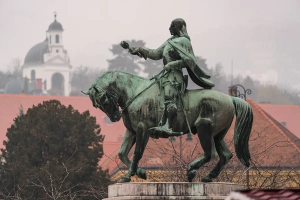 亚诺什 · 匈在胸肌，匈牙利塞切尼广场上的雕像 — 图库照片
