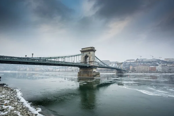 Gelo fluindo no rio Danúbio — Fotografia de Stock