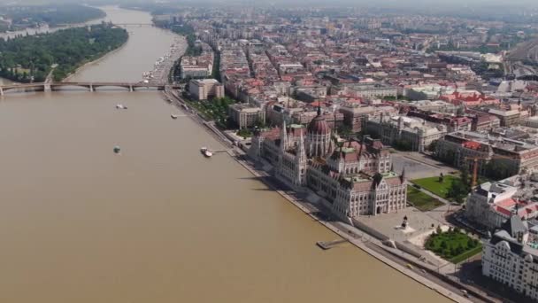 Ουγγρικό Κοινοβούλιο Τον Ποταμό Δούναβη Βουδαπέστη — Αρχείο Βίντεο
