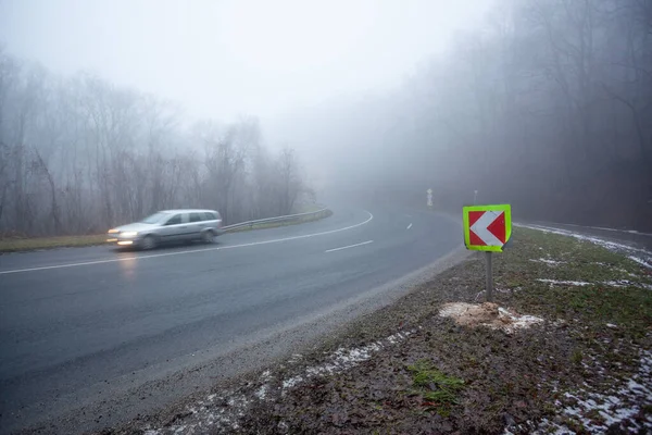 Déplacement Voiture Sur Autoroute Avec Brouillard — Photo