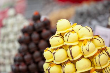 Piyasada ev yapımı nougat çeşitliliği