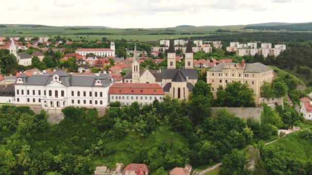 Slott Veszprem Med Molnigt Sky — Stockvideo