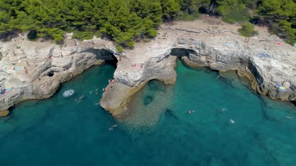 Gruta Ciudad Pula Agua Azul Limpia Del Mar Adriático Con — Vídeos de Stock