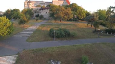 Budapeşte gün doğumunda Buda Kalesi Kraliyet Sarayı ile