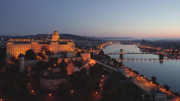 Budapest Por Noche Con Castillo Buda Palacio Real — Vídeo de stock